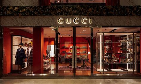 how does gucci make their clothes|where is Gucci made from.